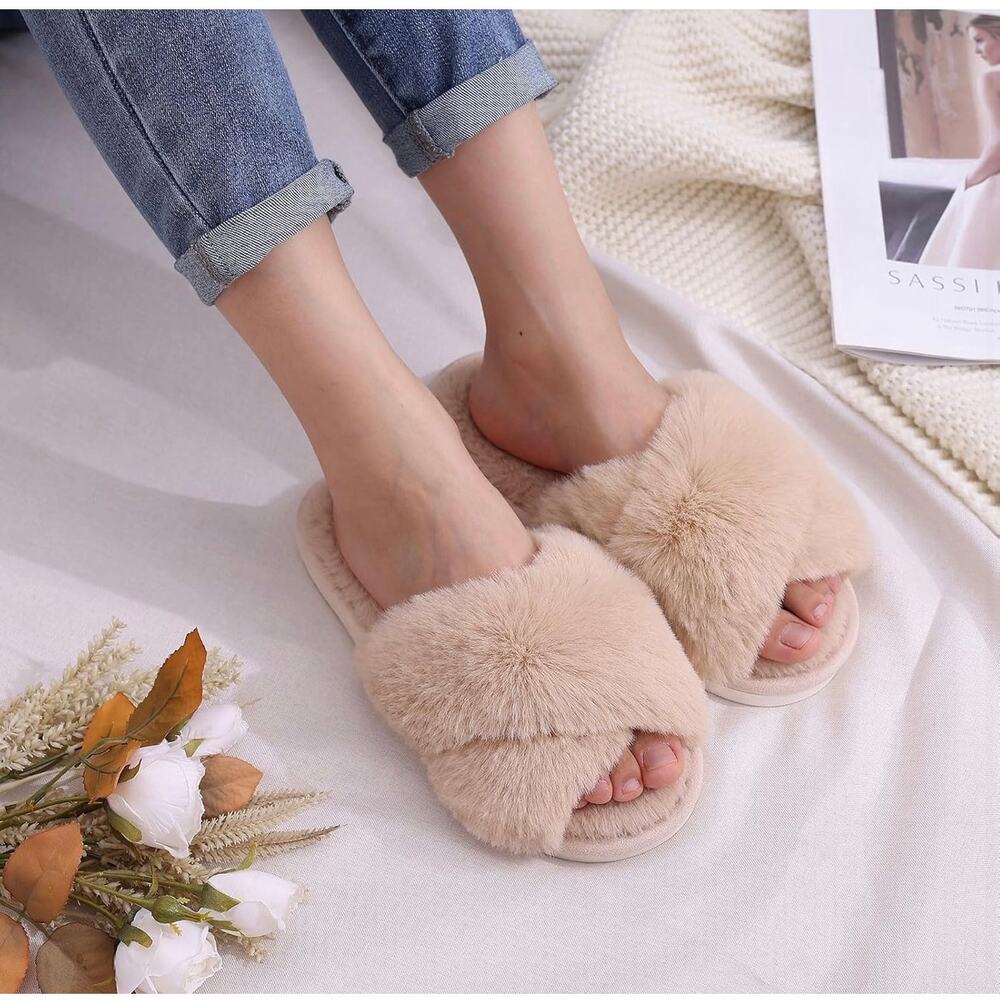 New Evshine Fuzzy Slippers Cross Band Memory Foam Open Toe Camel Size 8.5-9.5